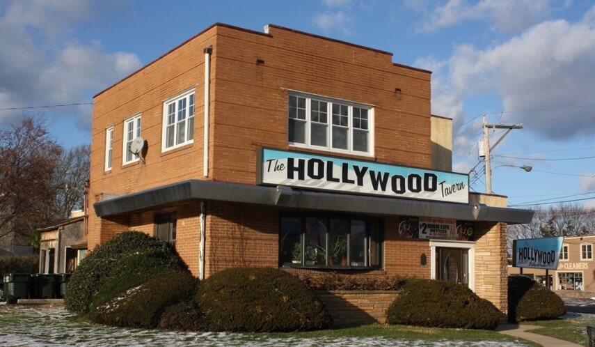 प्रसिद्ध घरों में फिल्में प्रदर्शित 