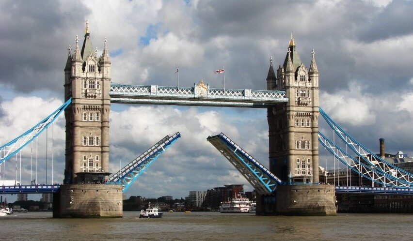 वास्तुकला फ़ीचर: टॉवर ब्रिज, लंदन 