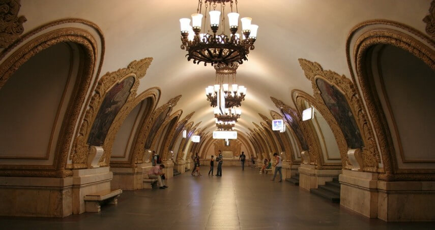 वास्तुकला मास्टरपीस: मास्को के मेट्रो स्टेशन 