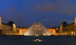 वास्तुकला फ़ीचर - लौवर संग्रहालय, पेरिस 