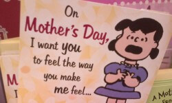 माँ का जश्न मनाने: आपकी माँ के लिए छह उपहार इस माँ का दिन 