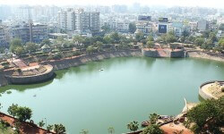 अहमदाबाद इसकी भूमि उपयोग नीति में सुधार कैसे कर सकता है 