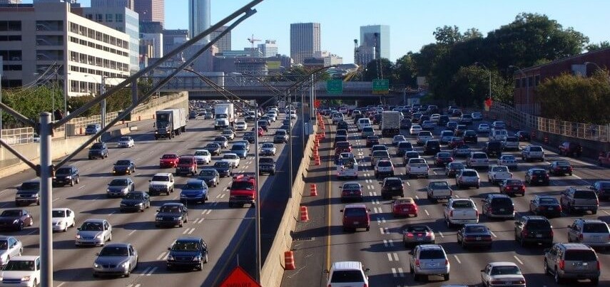 एक कार खरीदना चाहते हैं? नोएडा में, आपको पार्किंग की जगह पहले दिखानी है 