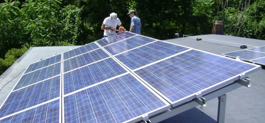 Delhi's Plan To Shine With Solar Rooftop Proves To Be A Leap In The Dark