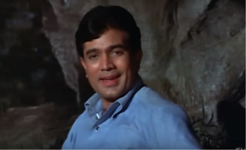 Checking Out His Aashirwad On Rajesh Khanna's Birth Anniversary