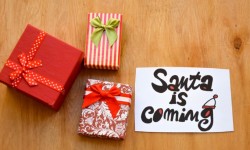 इन कूल उपहार के साथ आपका बच्चा गुप्त सांता बनें 