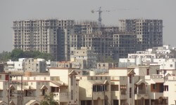 आम्रपाली 10,647 इकाइयों को 3-15 महीनों में वितरित कर सकता है 