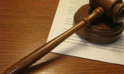 सवारी के लिए गृह खरीदारों को नहीं ले सकता, न्यायालय डेवलपर्स को चेतावनी देता है 