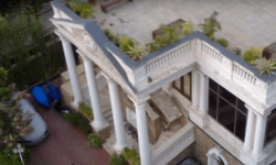 SRK's Mannat: A Pleasure Dome That Takes You On A World Tour