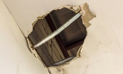 एक घर में संरचनात्मक दोषों की पहचान करने के 6 तरीके 