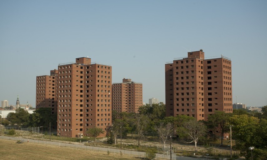 Do Minimal Standards Cause Housing Shortage?