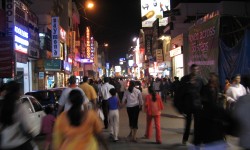 Shops And Restaurants In Indian Cities May Soon Remain Open 24x7