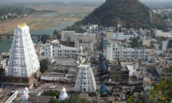 5 स्थानों जहां धर्म रियल्टी को बढ़ावा दे रहा है 