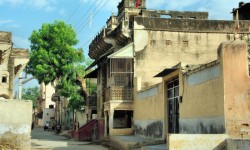 क्यों देश में आवास अधिक सस्ती है जहां उत्पादकता उच्च है 