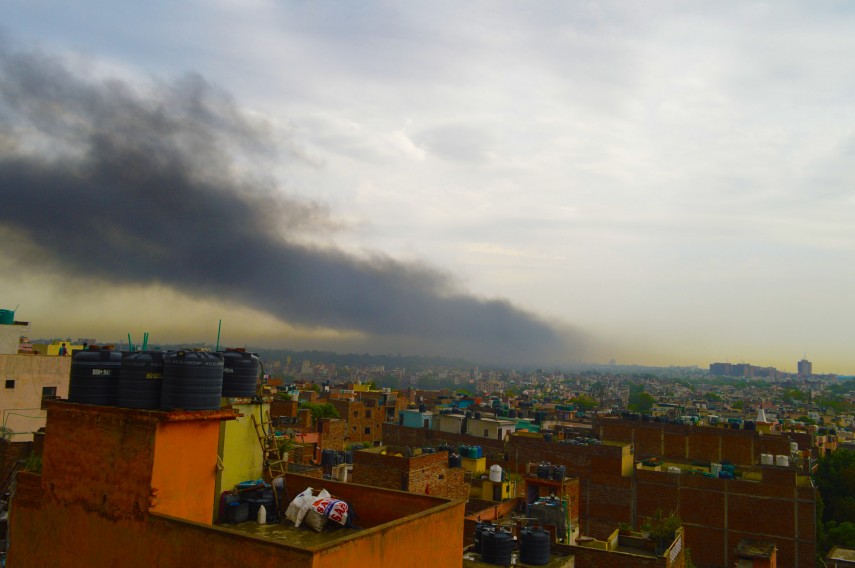 क्या रंग-बदलते शर्ट्स हवा प्रदूषण को कम करने में मदद करेंगी? 