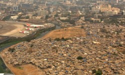 क्या स्लम सिटी निवासी को बेदखल करने के लिए स्मार्ट सिटी मिशन लीड? 