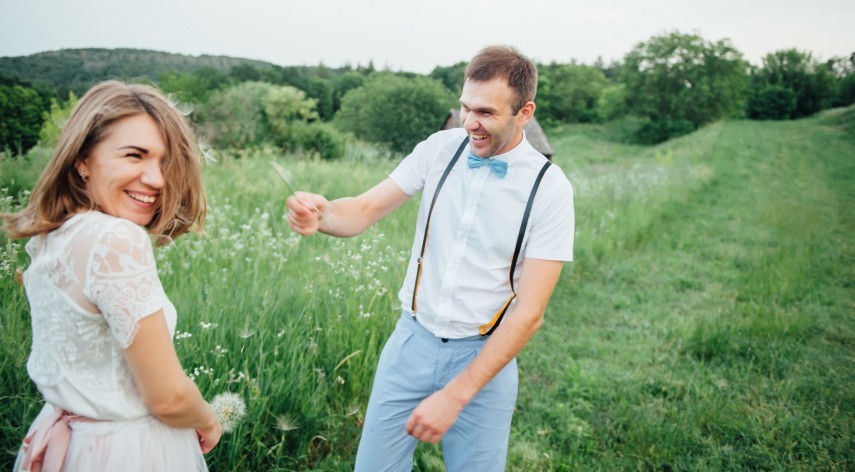 पड़ोसी भारत की तुलना में बेहतर कर रहे हैं, विश्व खुशियाँ रिपोर्ट दिखाती है 
