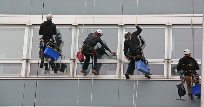 Can One-Time Maintenance Reduce Builder-Buyer Conflict?