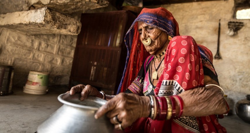 फास्ट ट्रैक विकास के लिए, सरकार अब पिछड़े जिले को बदलने पर ध्यान केंद्रित करें I 