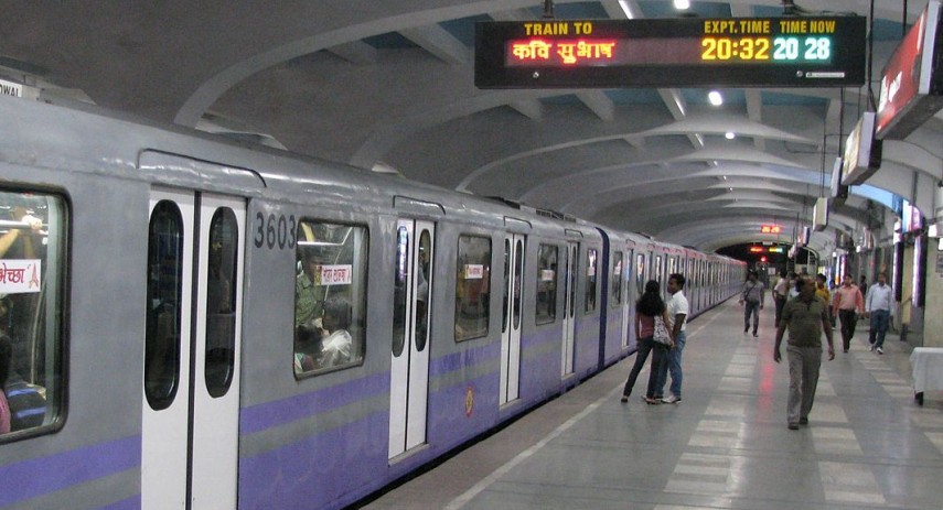 Kolkata Metro Records Highest Footfall During Festive Season 2019